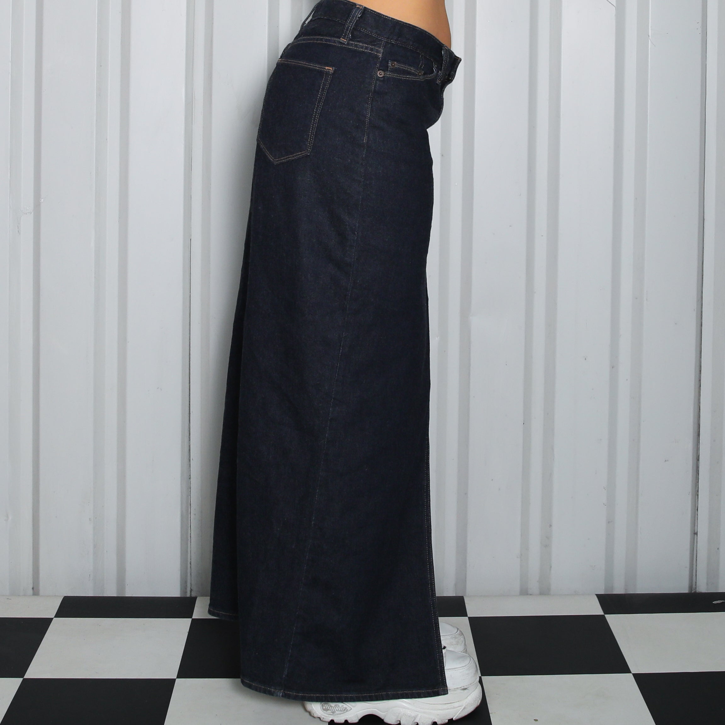 Black maxi outlet skirt gap