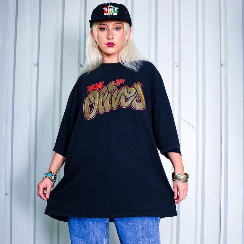 THE OLIVES “sickest in the game” Graphic 90s Tshirt