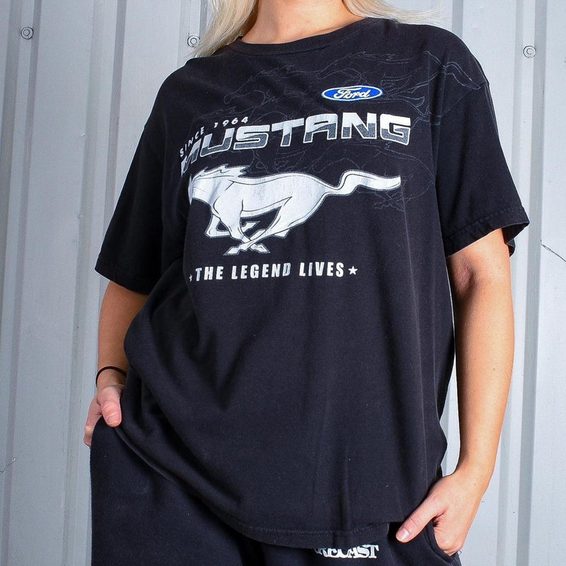 Ford MUSTANG 90s Graphic Tshirt