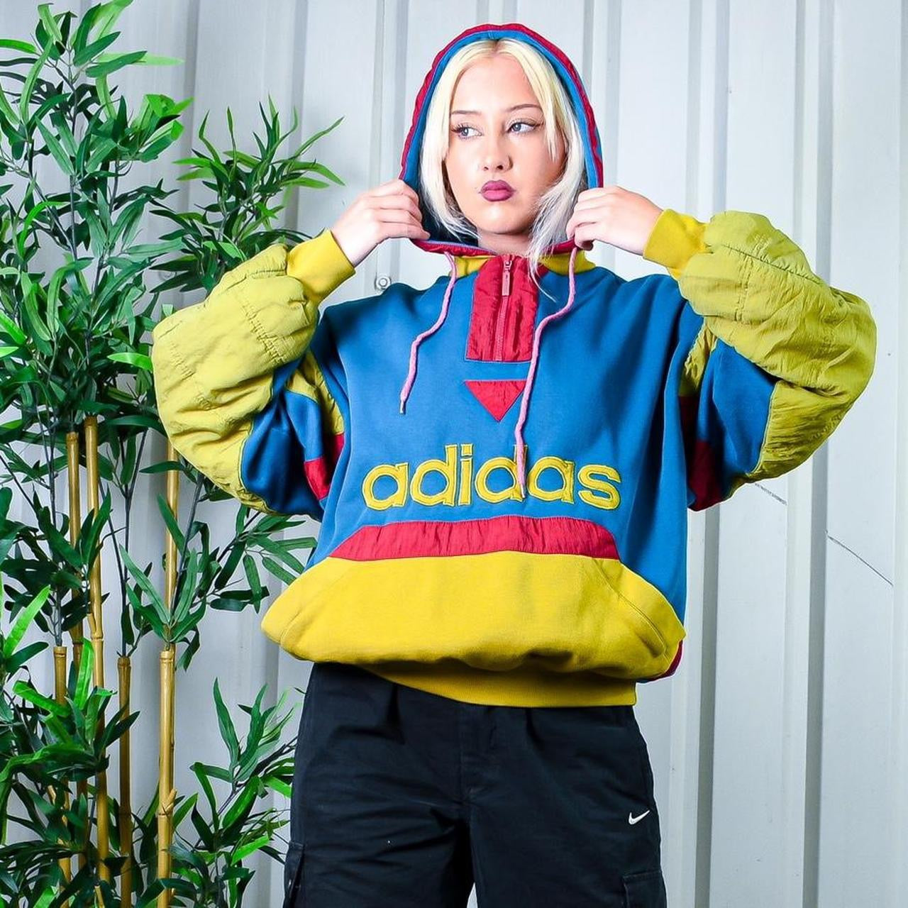 Landbrug skak Forføre Insane TRUE 80s Adidas Embroidered Spell Out Block Abstract Hoodie 1/4 –  Flamingos Vintage